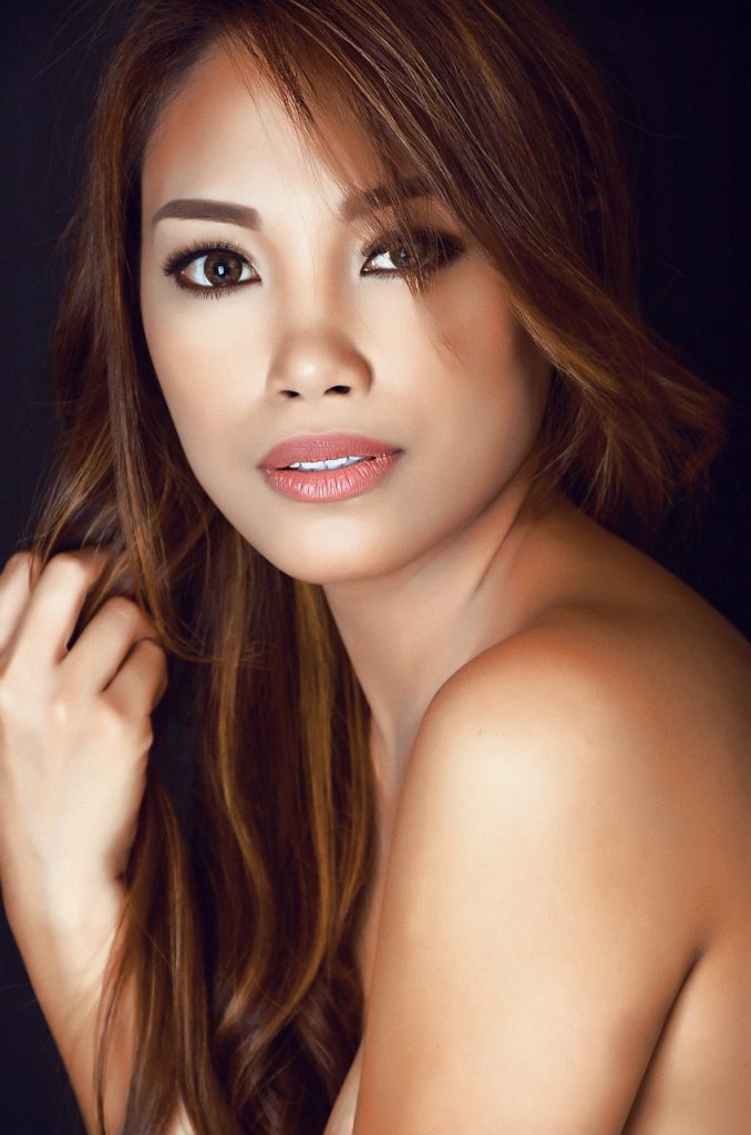 discover expert tips and product recommendations for flawless makeup on mature skin. enhance your natural beauty with age-appropriate techniques for a radiant, youthful look.